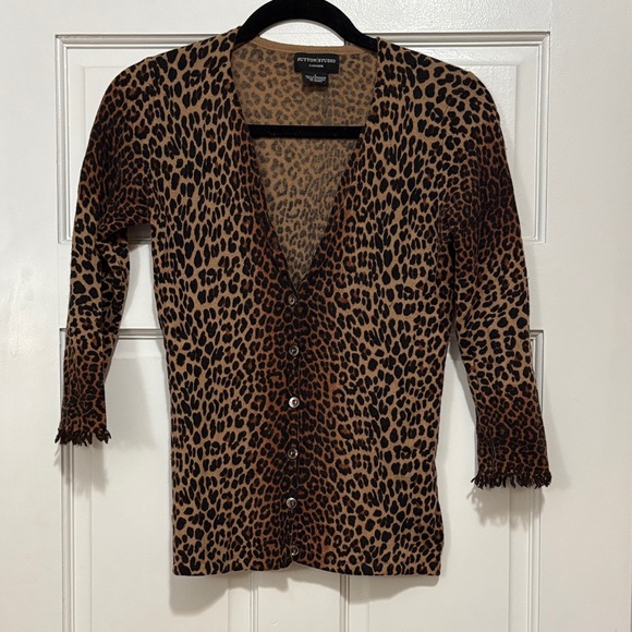 Sutton Studio Women’s 100% Cashmere Leopard Print Sweater Size Small - Picture 1 of 4